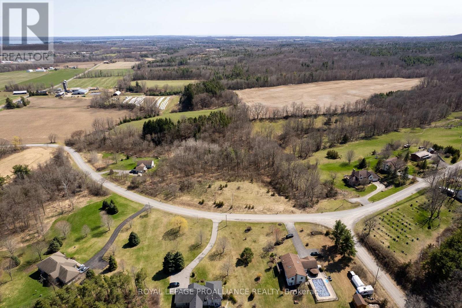 517 Downs Road, Quinte West, Ontario  K8V 5P6 - Photo 19 - X12399898