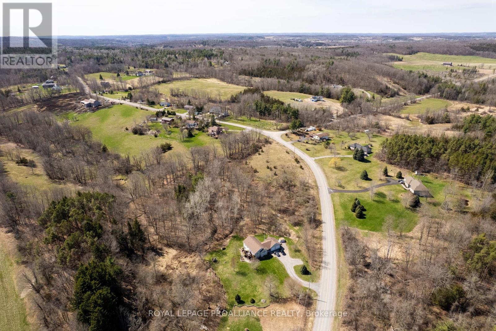 517 Downs Road, Quinte West, Ontario  K8V 5P6 - Photo 4 - X12399898