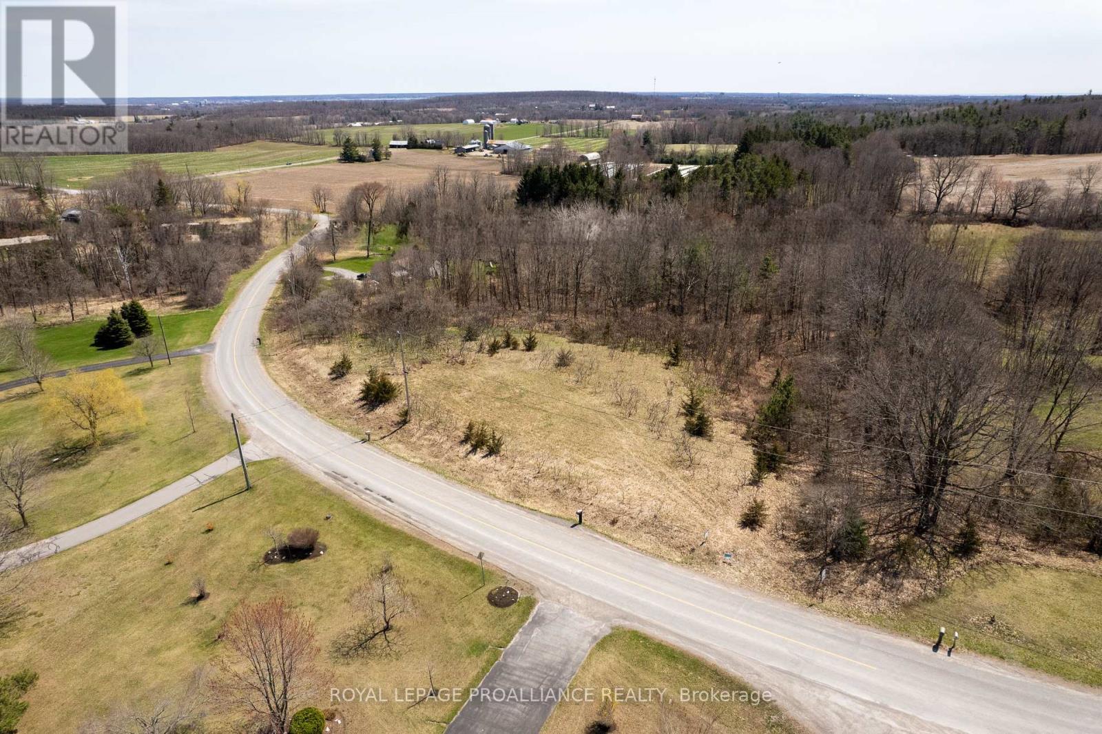 517 Downs Road, Quinte West, Ontario  K8V 5P6 - Photo 6 - X12399898