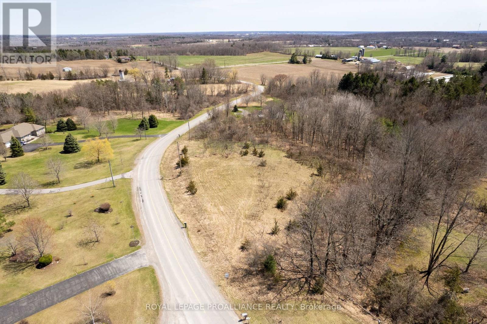 517 Downs Road, Quinte West, Ontario  K8V 5P6 - Photo 7 - X12399898