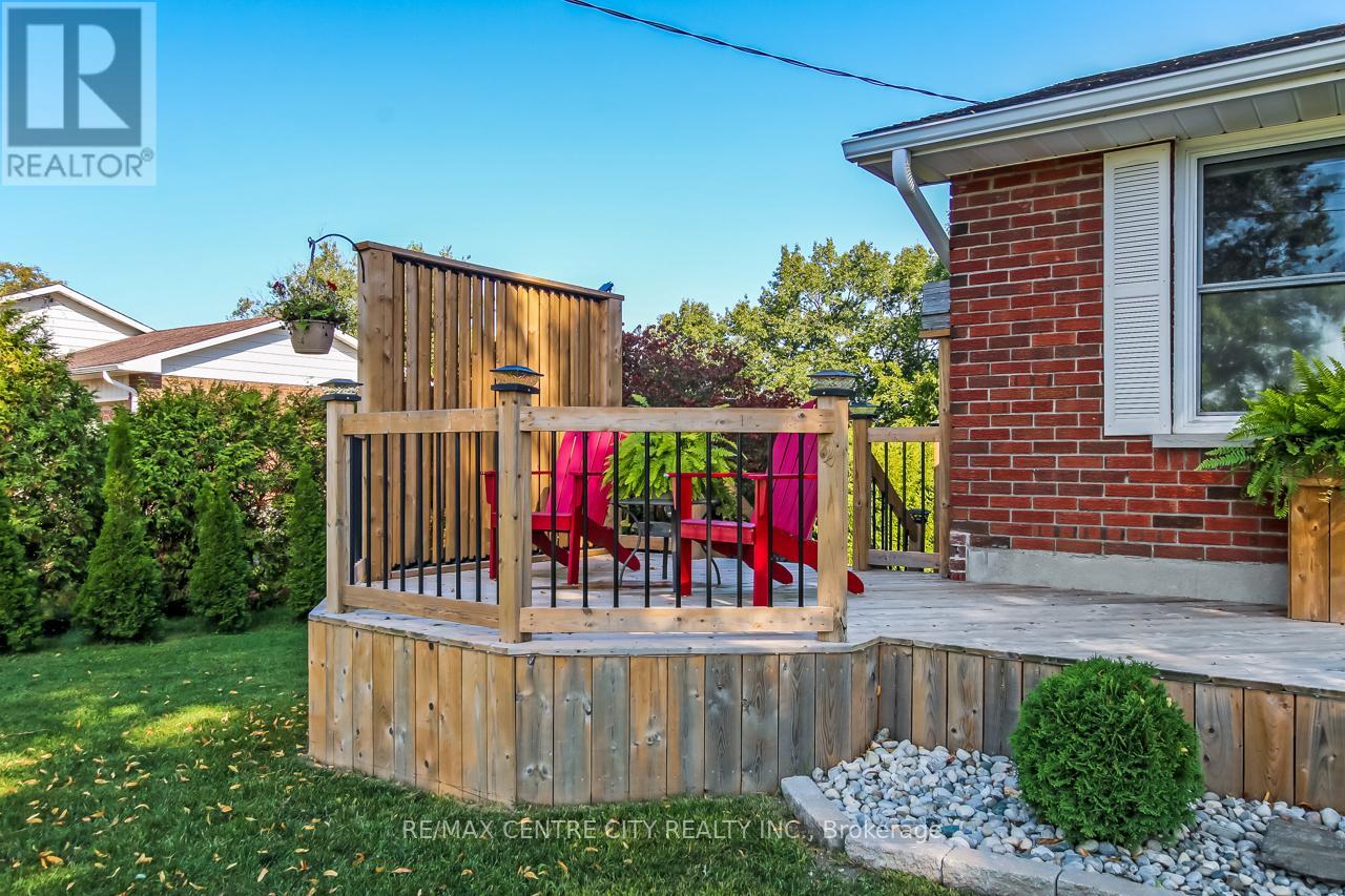 42610 Walnut Street, Central Elgin, Ontario  N0L 2L0 - Photo 3 - X12399855