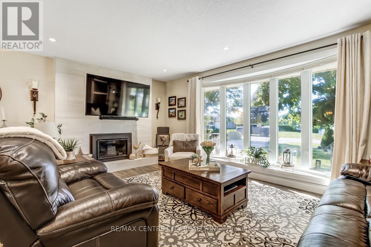 42610 Walnut Street, Central Elgin, Ontario  N0L 2L0 - Photo 5 - X12399855