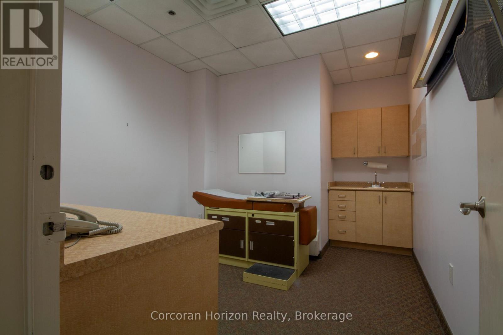 101 - 200 James Street S, Hamilton (Durand), Ontario  L8P 1Y6 - Photo 12 - X12399900