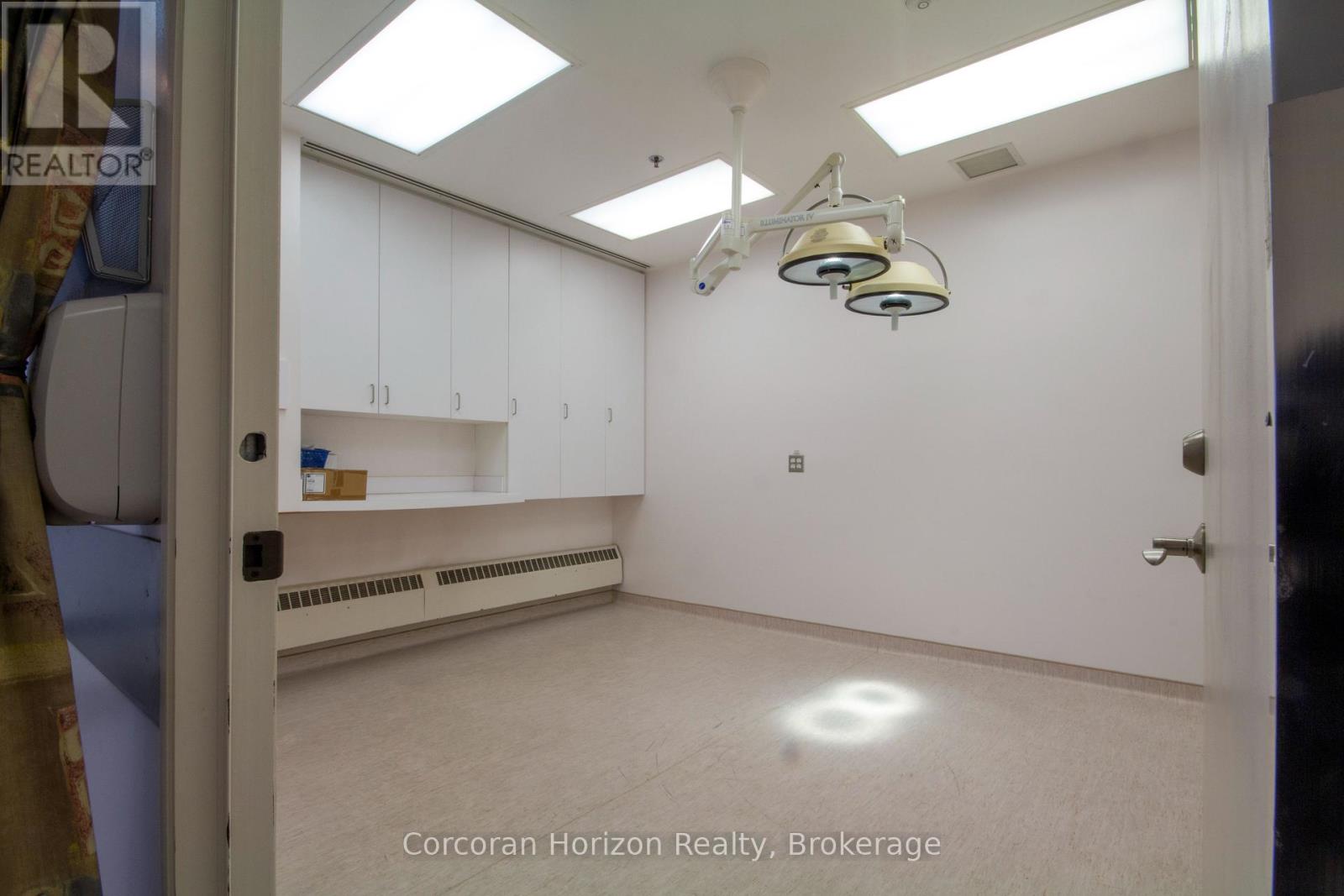 101 - 200 James Street S, Hamilton (Durand), Ontario  L8P 1Y6 - Photo 16 - X12399900