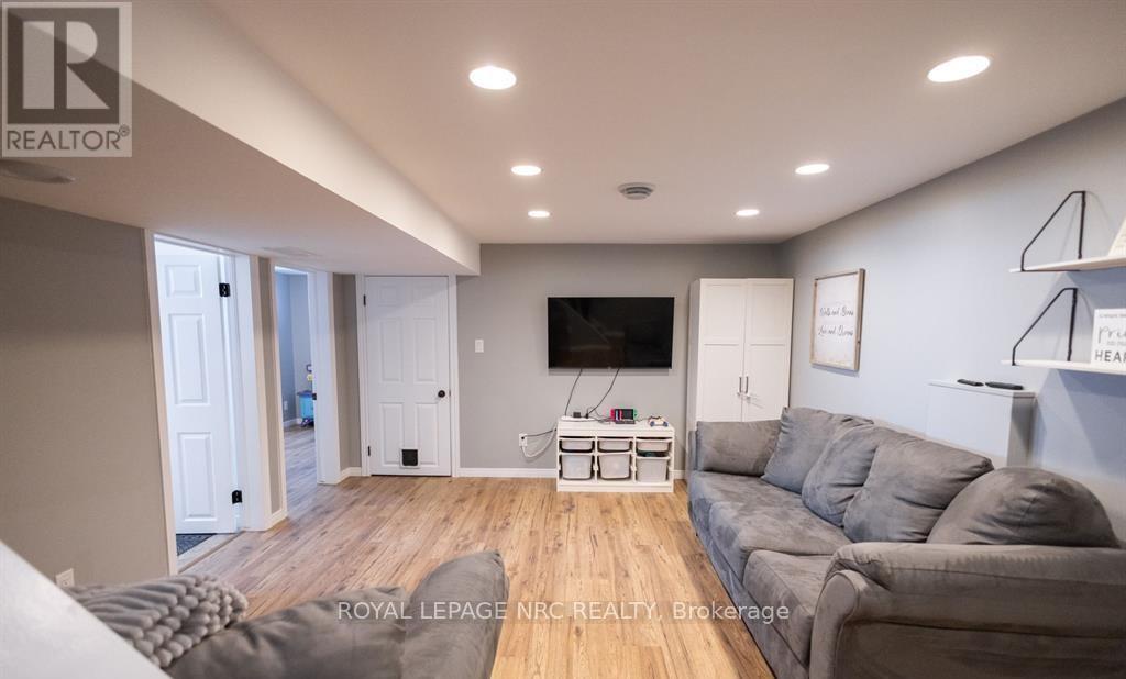 8599 Furlong Avenue, Niagara Falls, Ontario  L2G 6W9 - Photo 15 - X12399893