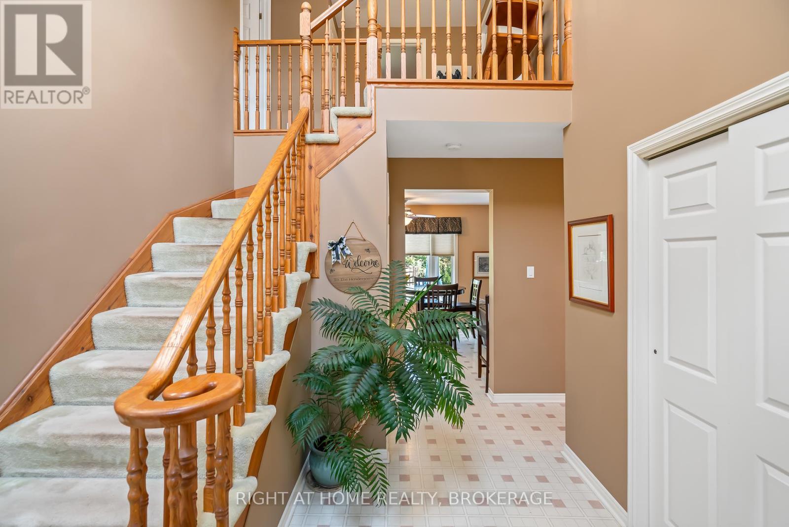 11 N Service Road, Grimsby, Ontario  L3M 4M4 - Photo 16 - X12399897
