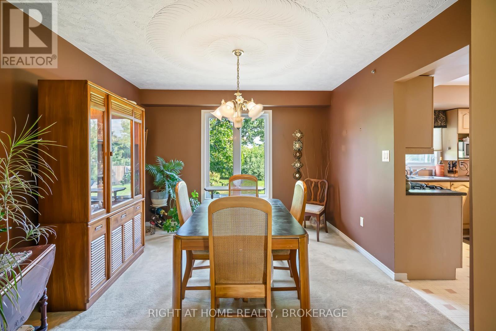 11 N Service Road, Grimsby, Ontario  L3M 4M4 - Photo 19 - X12399897