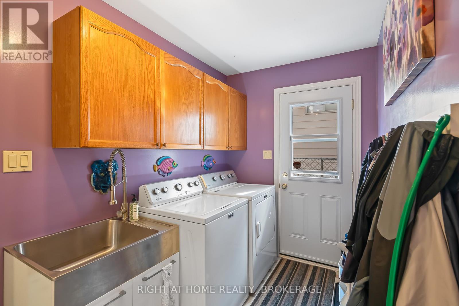 11 N Service Road, Grimsby, Ontario  L3M 4M4 - Photo 29 - X12399897