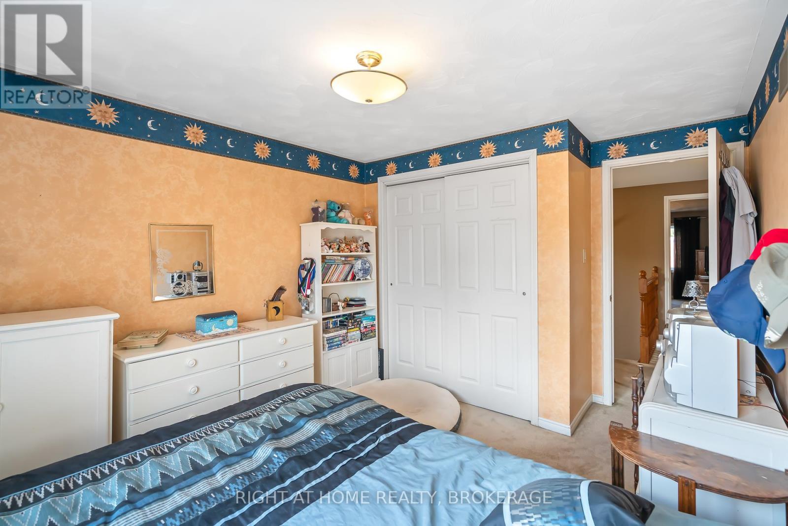 11 N Service Road, Grimsby, Ontario  L3M 4M4 - Photo 34 - X12399897