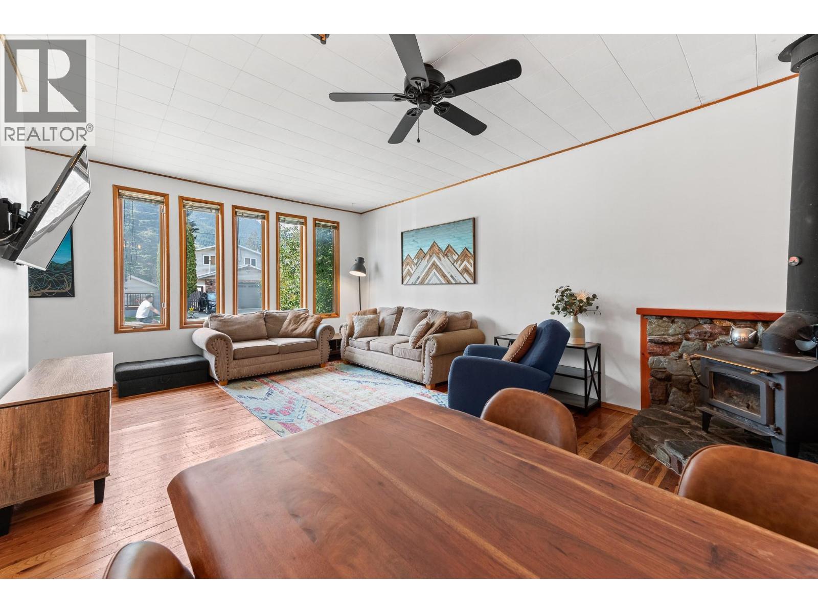 1052 5th Avenue, Fernie, British Columbia  V0B 1M0 - Photo 14 - 10361415