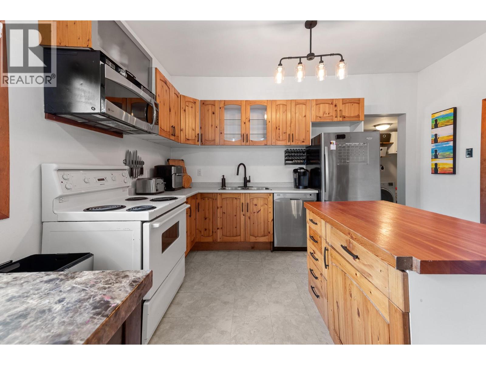 1052 5th Avenue, Fernie, British Columbia  V0B 1M0 - Photo 18 - 10361415