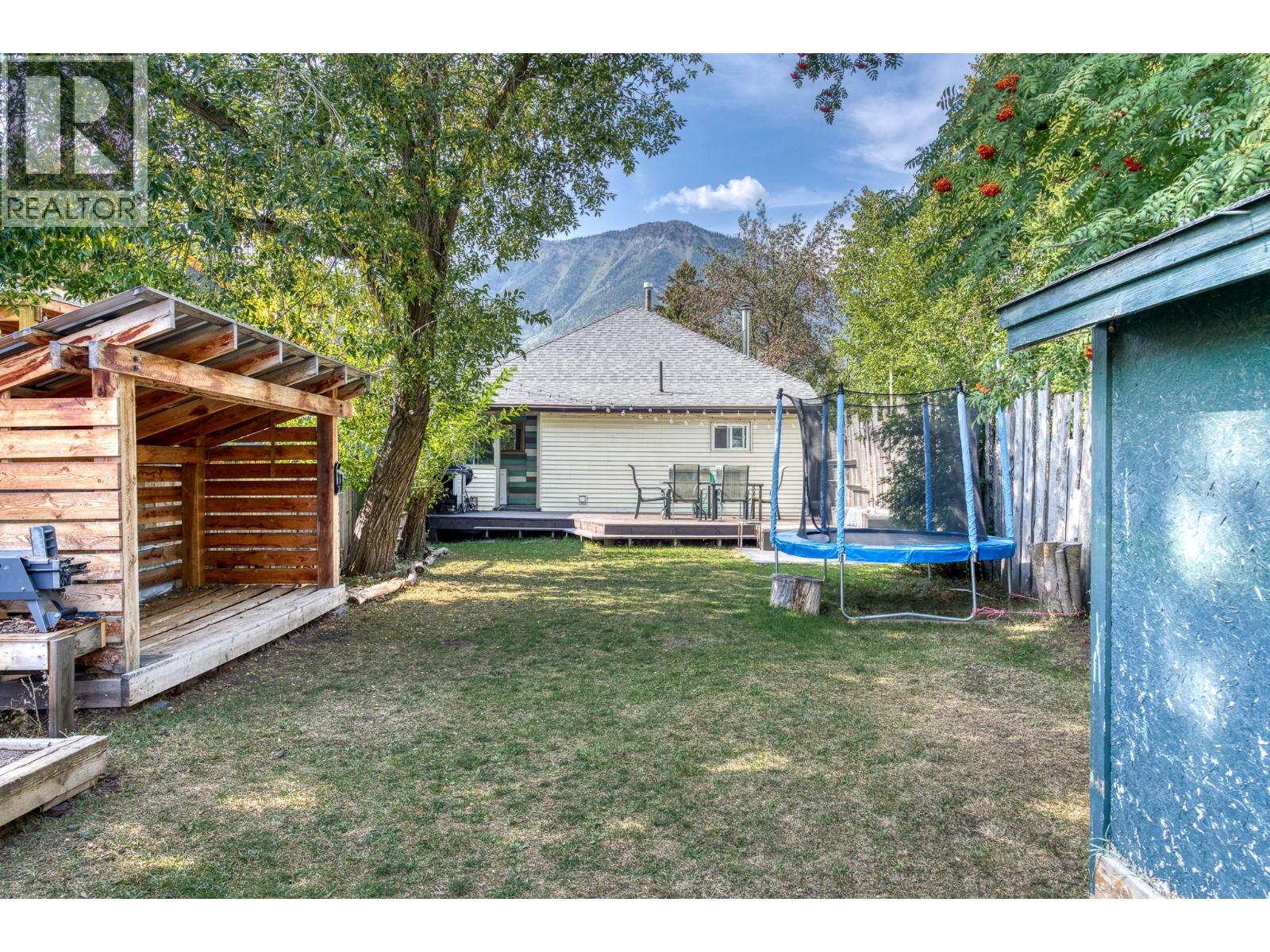 1052 5th Avenue, Fernie, British Columbia  V0B 1M0 - Photo 34 - 10361415