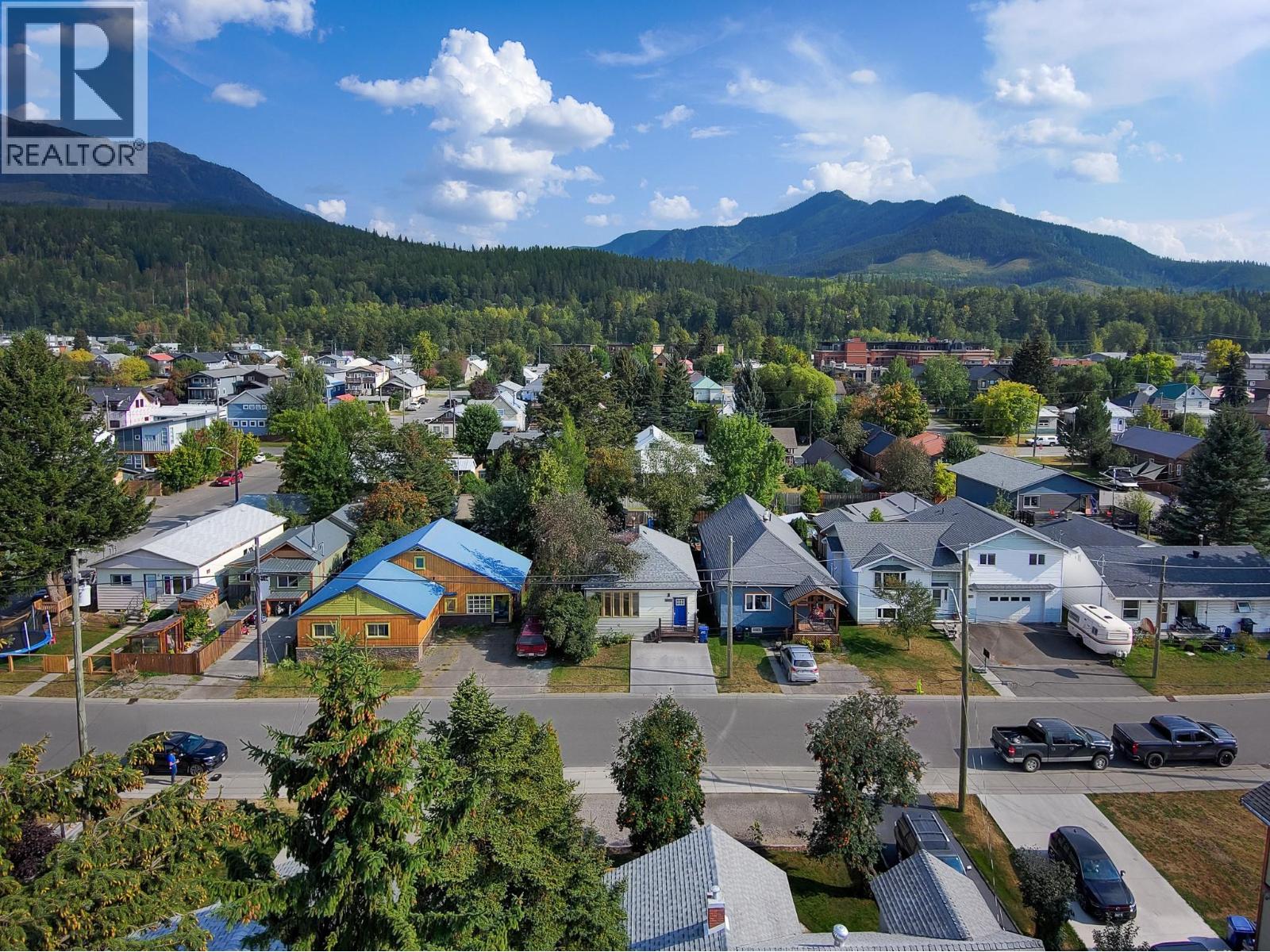 1052 5th Avenue, Fernie, British Columbia  V0B 1M0 - Photo 37 - 10361415