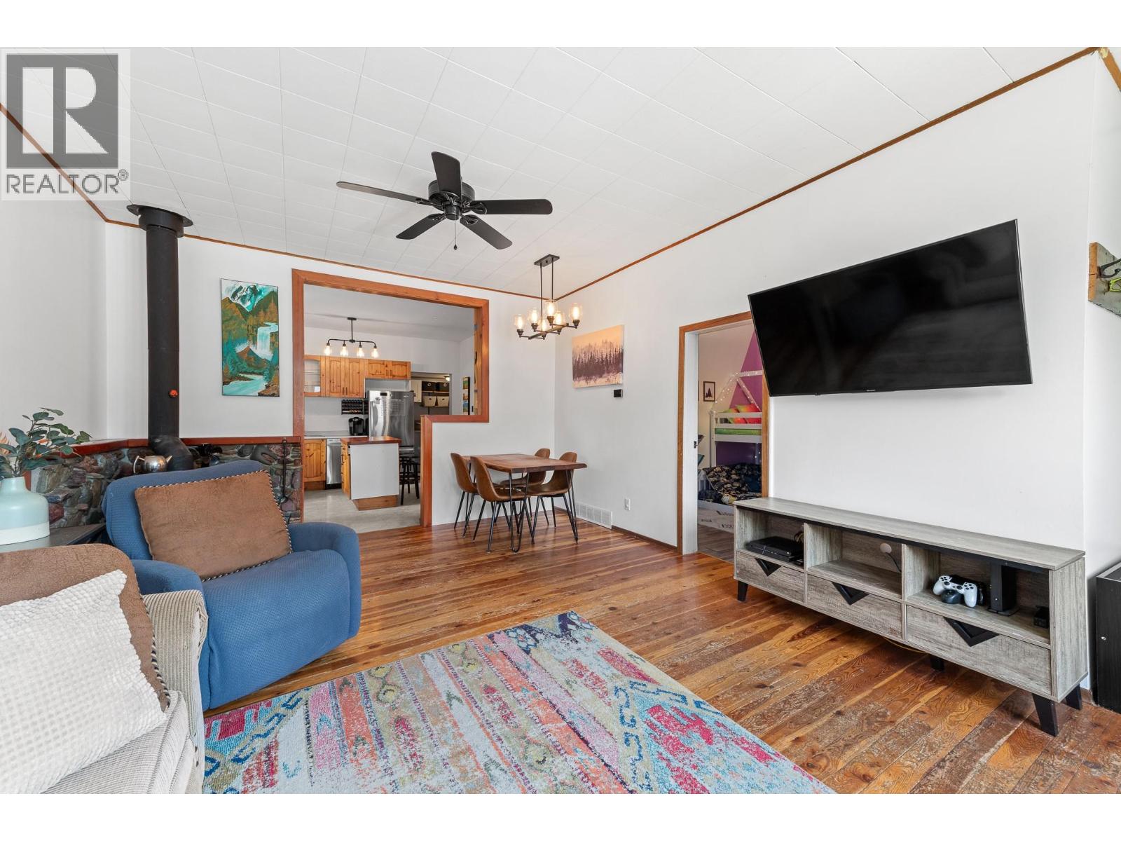 1052 5th Avenue, Fernie, British Columbia  V0B 1M0 - Photo 9 - 10361415