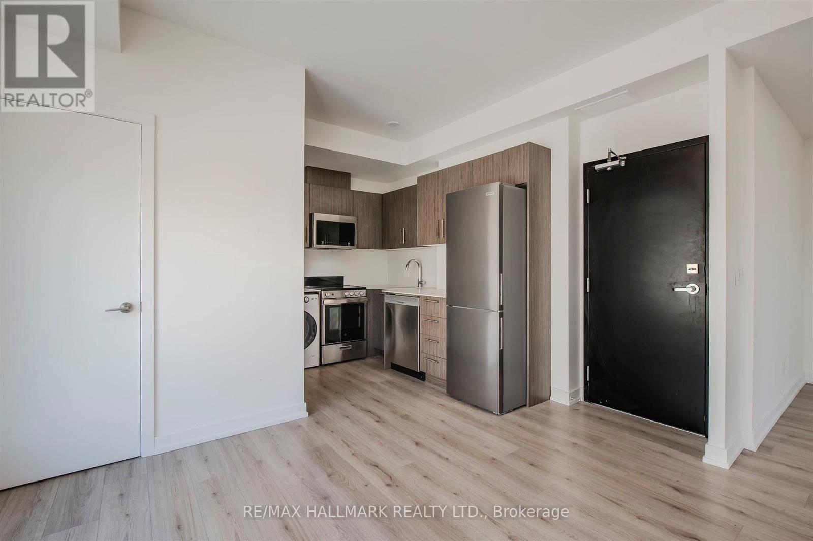 3rd Floor - 38-871 Sheppard Avenue W, Toronto, Ontario  M3H 0E8 - Photo 2 - C12399659