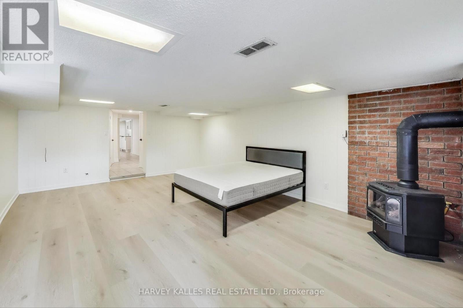 463 Westmount Avenue, Toronto, Ontario  M6E 3N4 - Photo 15 - C12399680