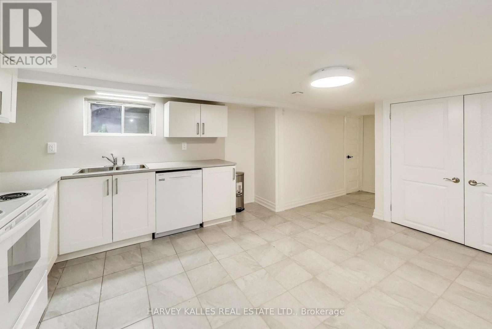 463 Westmount Avenue, Toronto, Ontario  M6E 3N4 - Photo 18 - C12399680