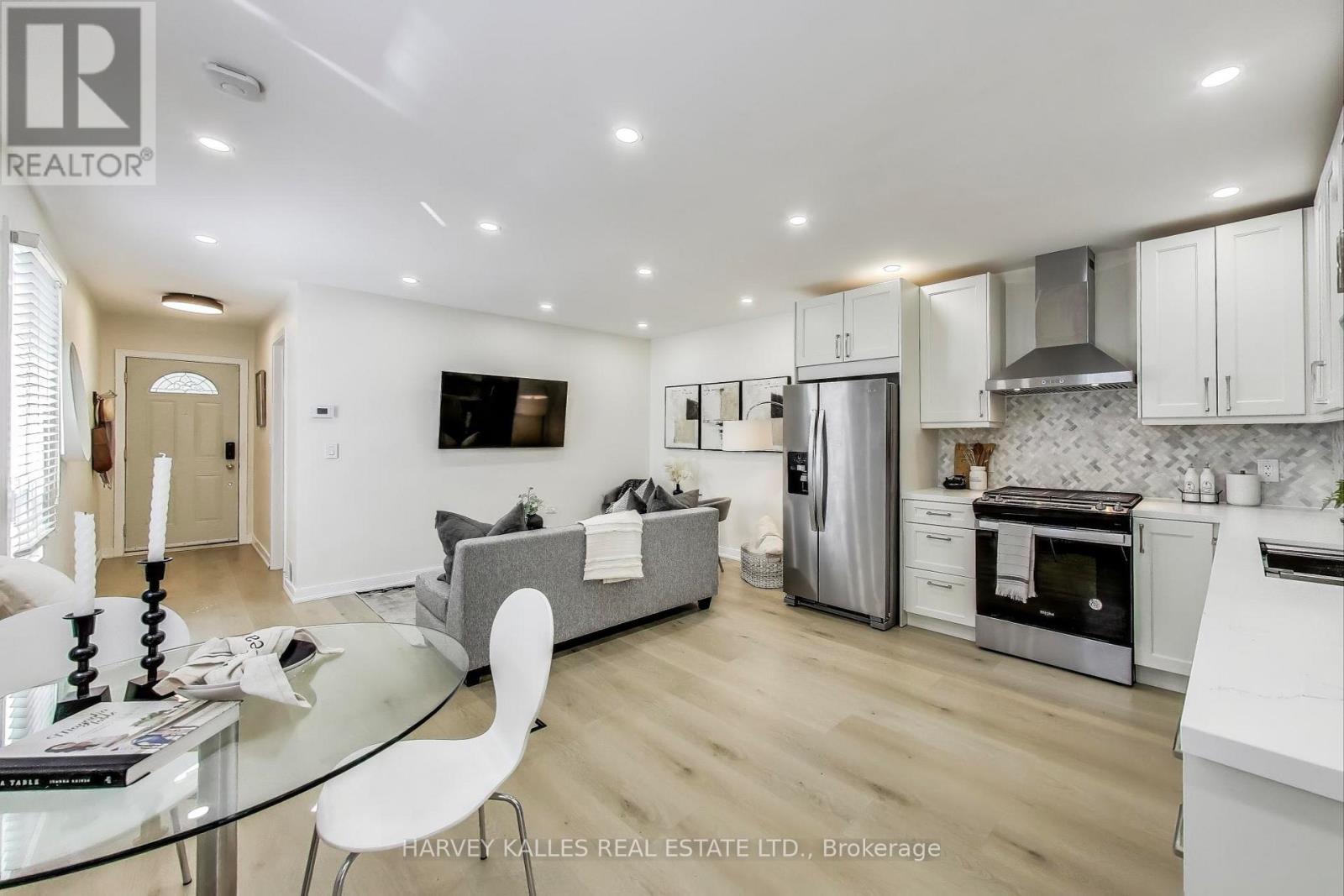 463 Westmount Avenue, Toronto, Ontario  M6E 3N4 - Photo 7 - C12399680