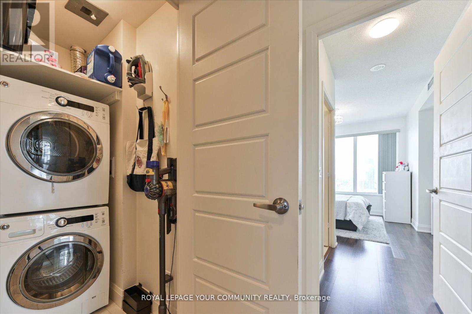 1909 - 68 Canterbury Place, Toronto, Ontario  M2N 0H8 - Photo 18 - C12399724