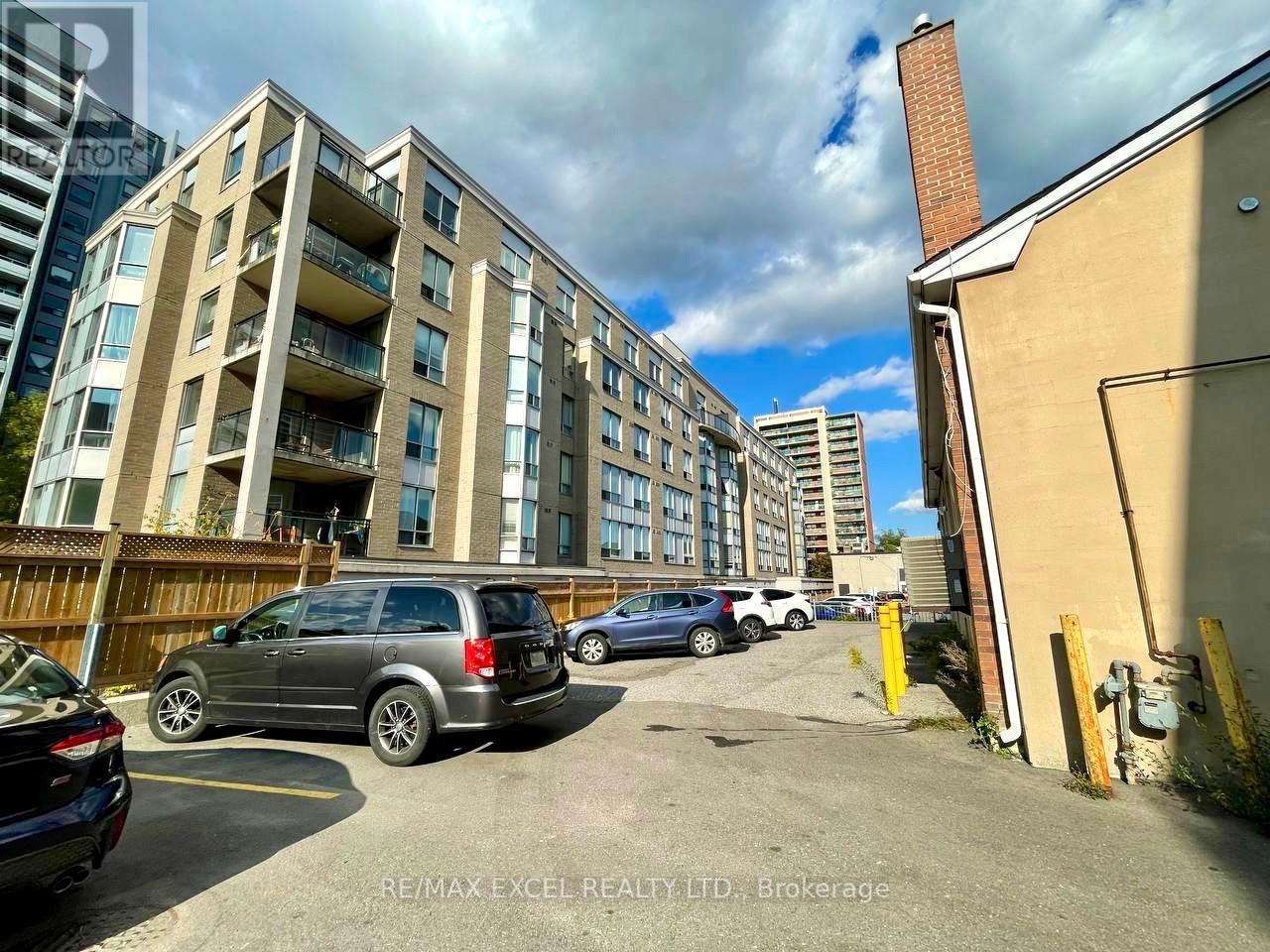 20 Drewry Avenue, Toronto, Ontario  M2M 1C8 - Photo 5 - C12377919