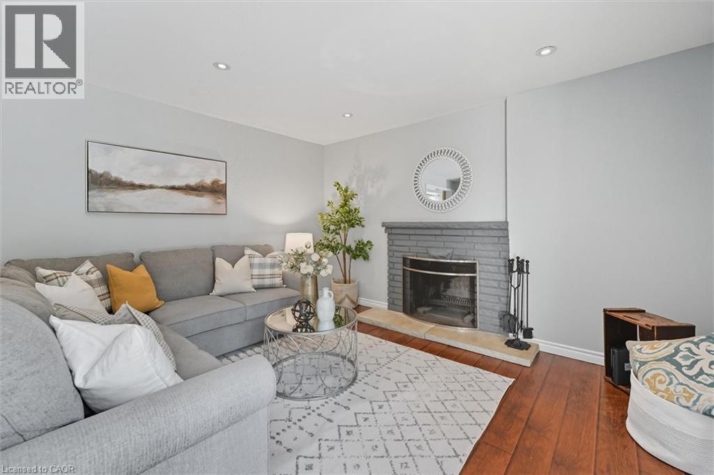 641 Holt Drive, Burlington, Ontario  L7T 3N4 - Photo 7 - 40768960