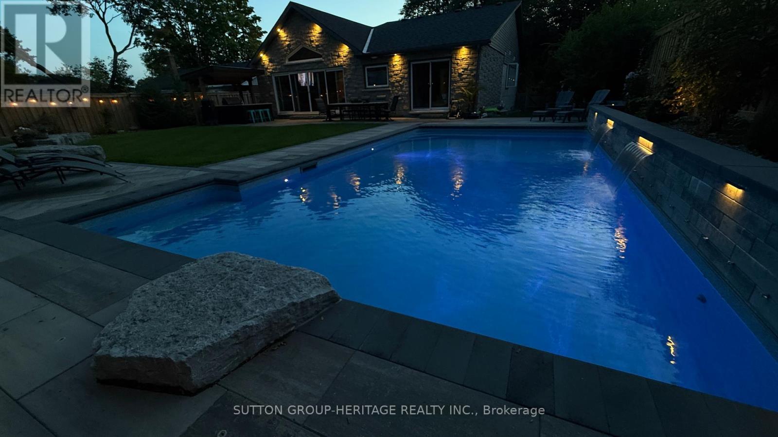 333 Fairview Drive, Whitby, Ontario  L1N 3A7 - Photo 14 - E12399641