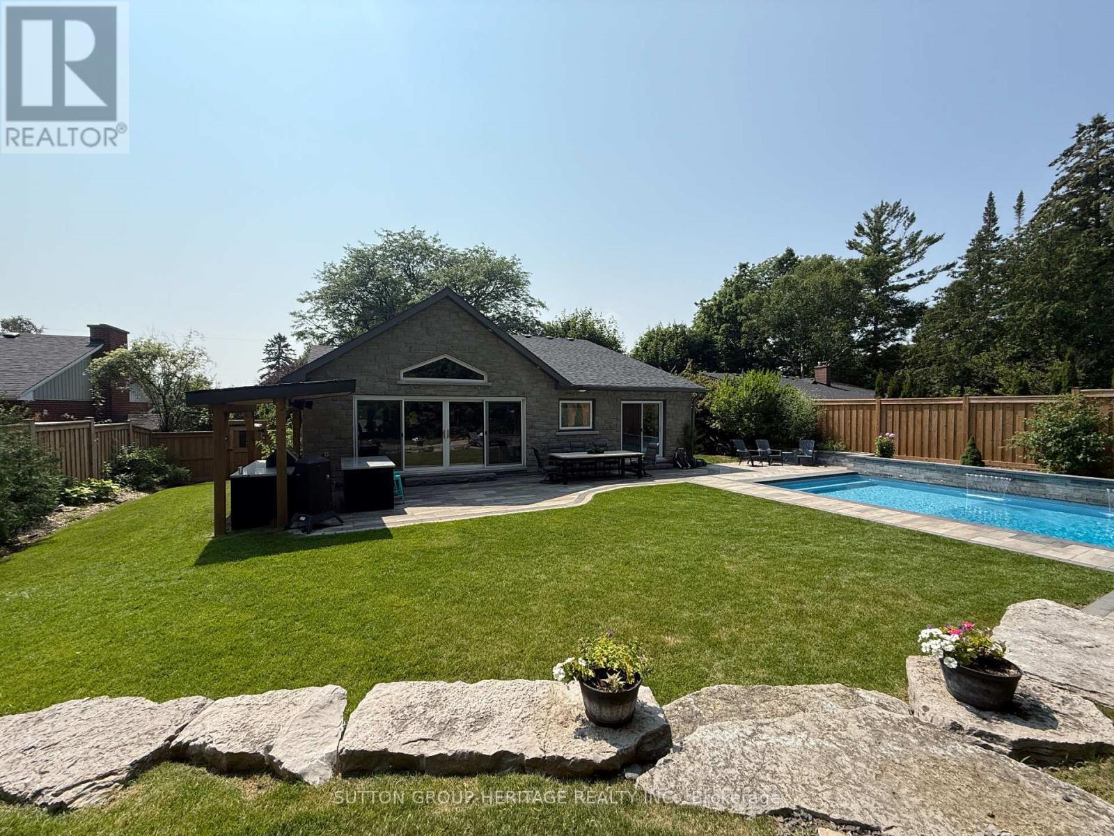 333 Fairview Drive, Whitby, Ontario  L1N 3A7 - Photo 16 - E12399641