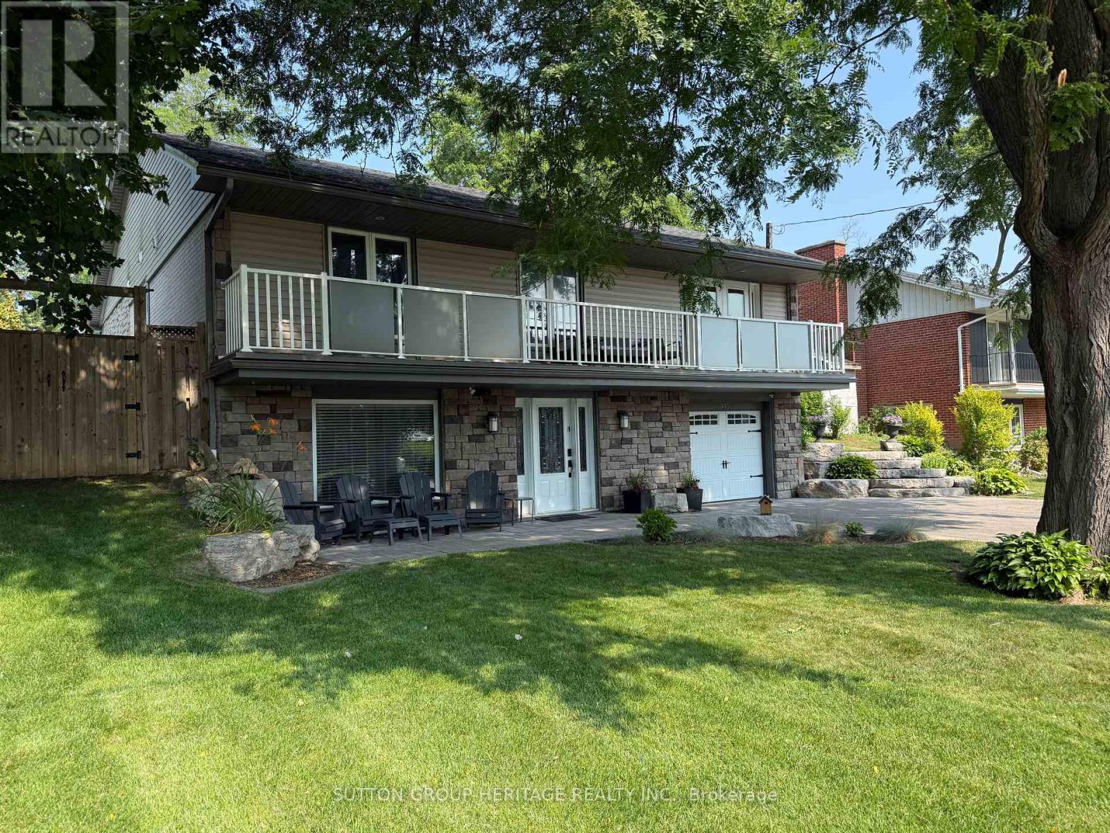 333 Fairview Drive, Whitby, Ontario  L1N 3A7 - Photo 2 - E12399641