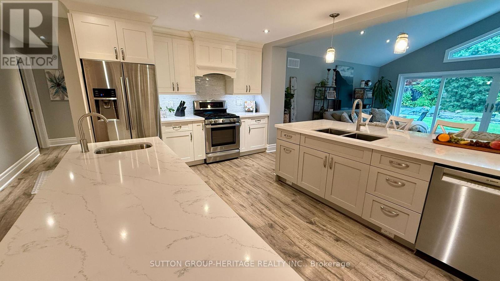 333 Fairview Drive, Whitby, Ontario  L1N 3A7 - Photo 4 - E12399641
