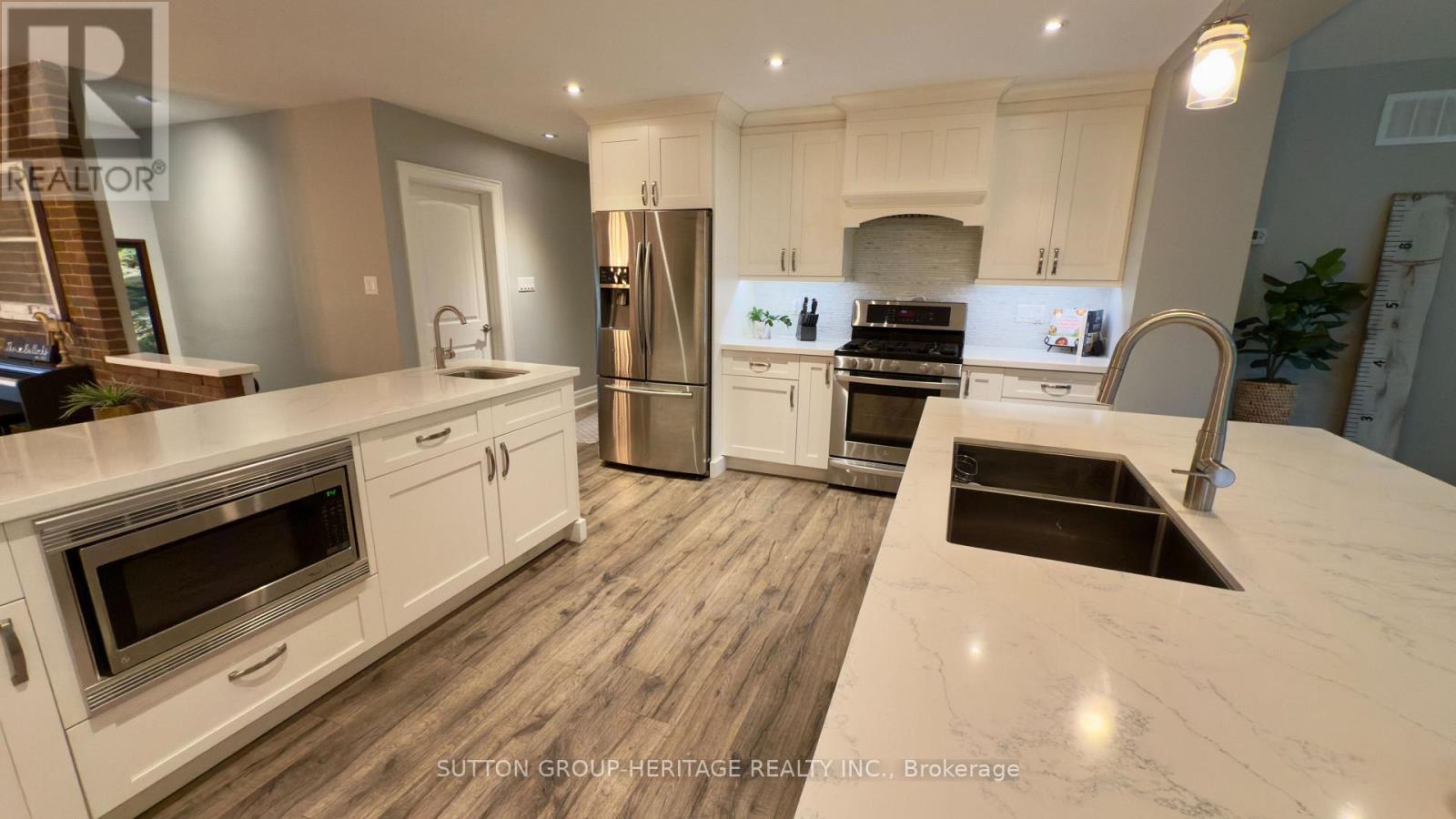 333 Fairview Drive, Whitby, Ontario  L1N 3A7 - Photo 5 - E12399641