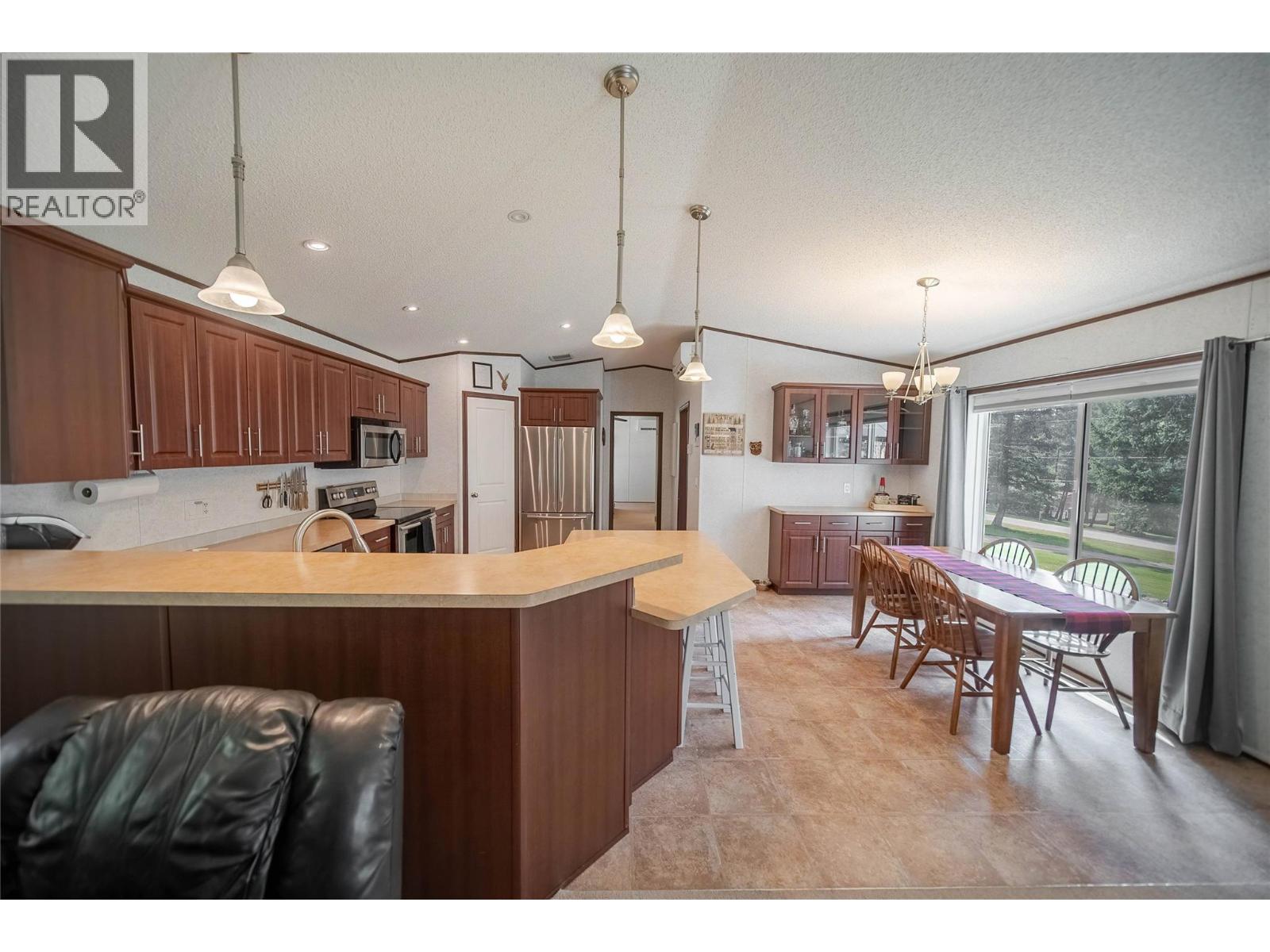 6524 Mcdonald Loop Road, Grasmere, British Columbia V0B 1R0 - Photo 4 - 10362471