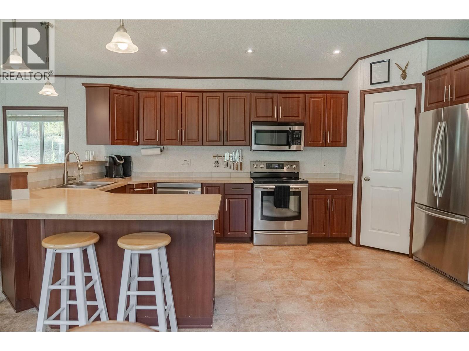 6524 Mcdonald Loop Road, Grasmere, British Columbia V0B 1R0 - Photo 8 - 10362471