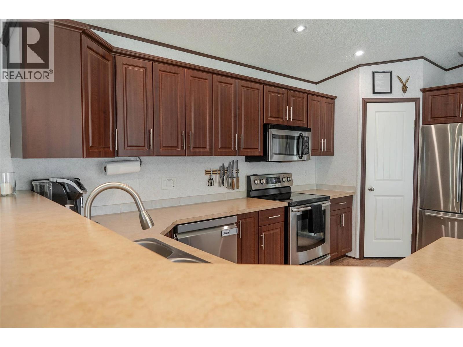 6524 Mcdonald Loop Road, Grasmere, British Columbia V0B 1R0 - Photo 9 - 10362471