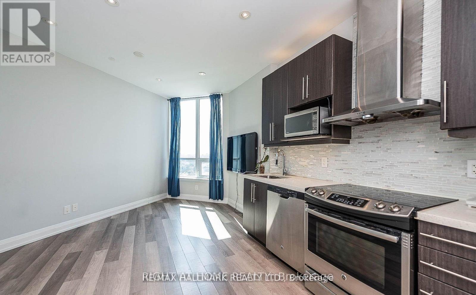 911 - 7171 Yonge Street, Markham, Ontario  L3T 0C5 - Photo 5 - N12399709