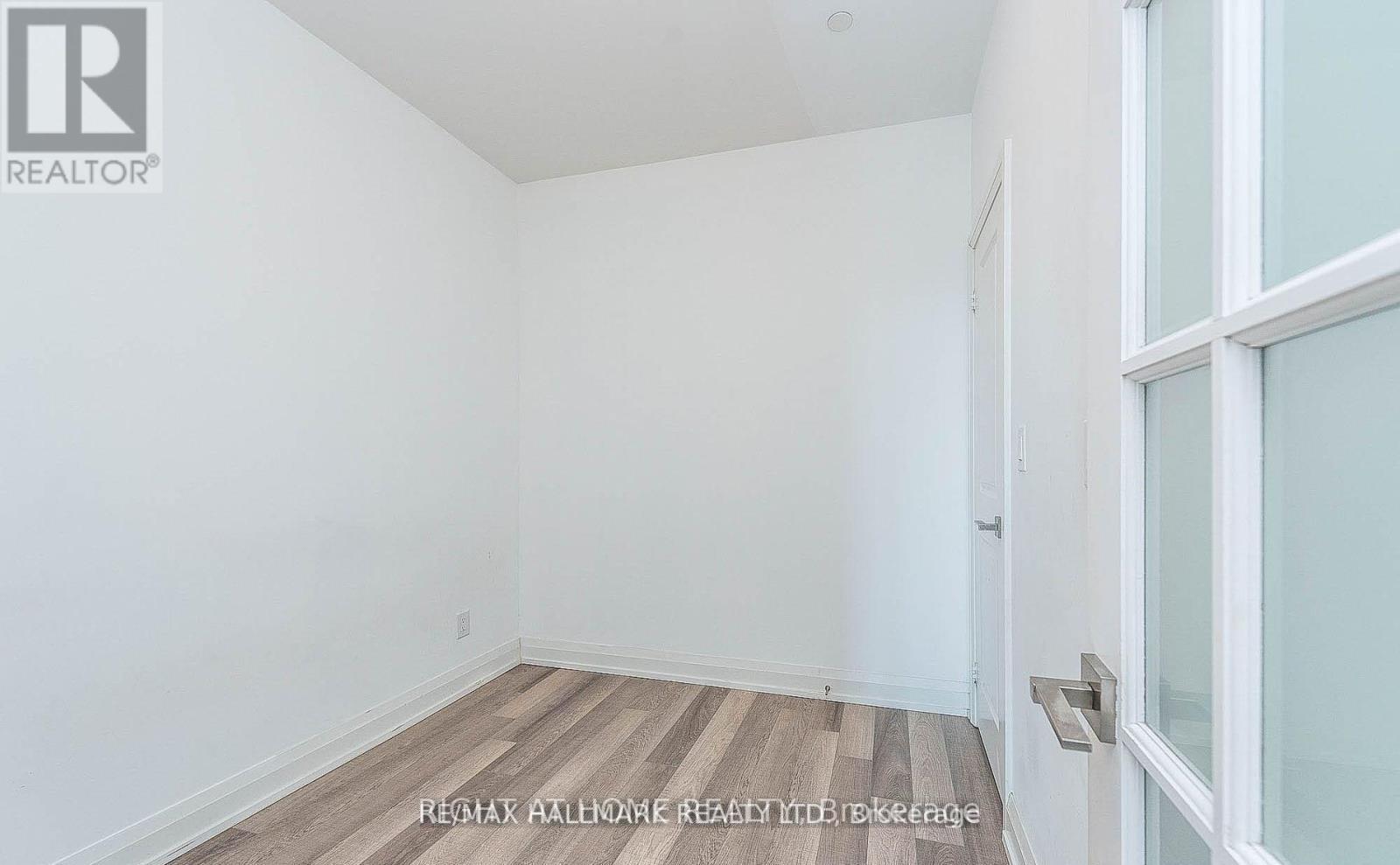 911 - 7171 Yonge Street, Markham, Ontario  L3T 0C5 - Photo 9 - N12399709