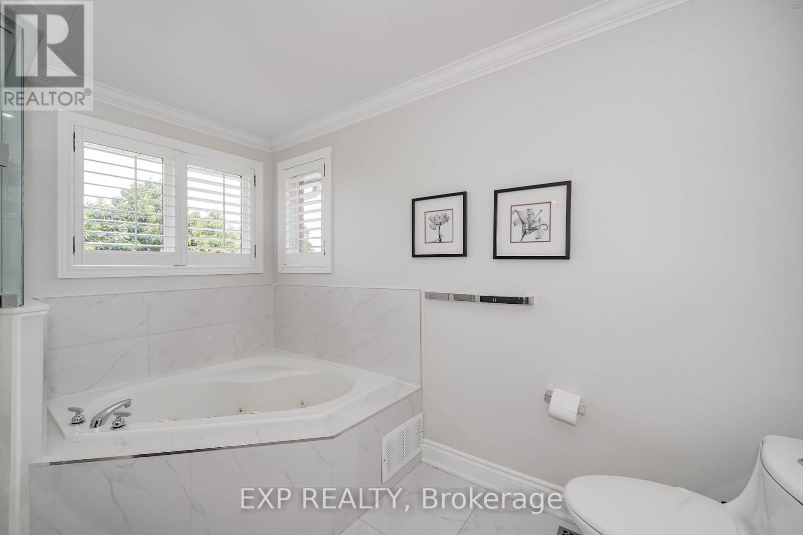 116 Colesbrook Road, Richmond Hill, Ontario  L4S 2G3 - Photo 23 - N12399710