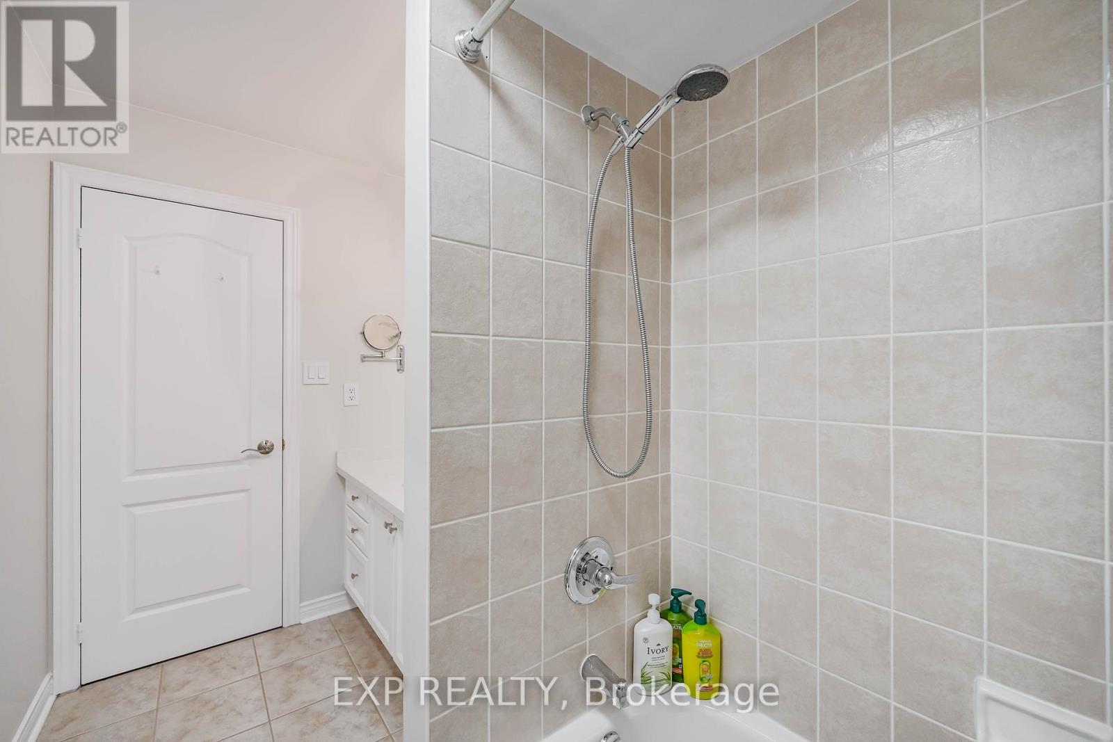 116 Colesbrook Road, Richmond Hill, Ontario  L4S 2G3 - Photo 32 - N12399710