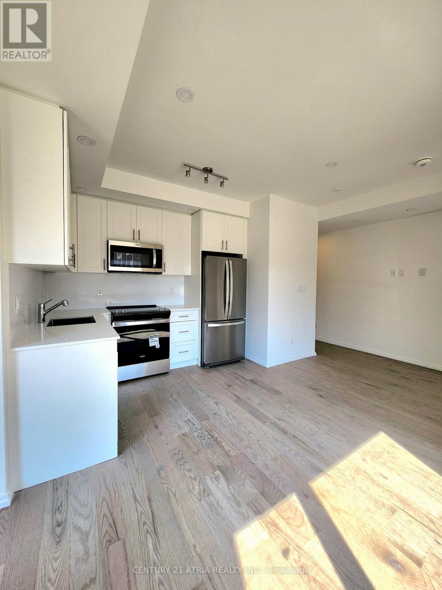 27 - 16 Lytham Green Circle, Newmarket, Ontario  L3Y 0H3 - Photo 1 - N12399719
