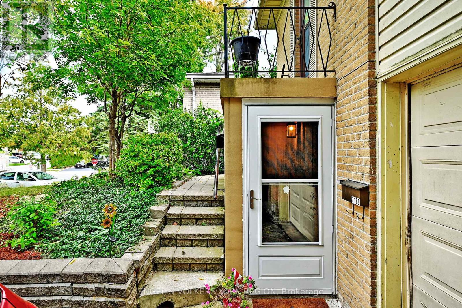 718 Mountview Place E, Newmarket, Ontario  L3Y 3P7 - Photo 12 - N12399725