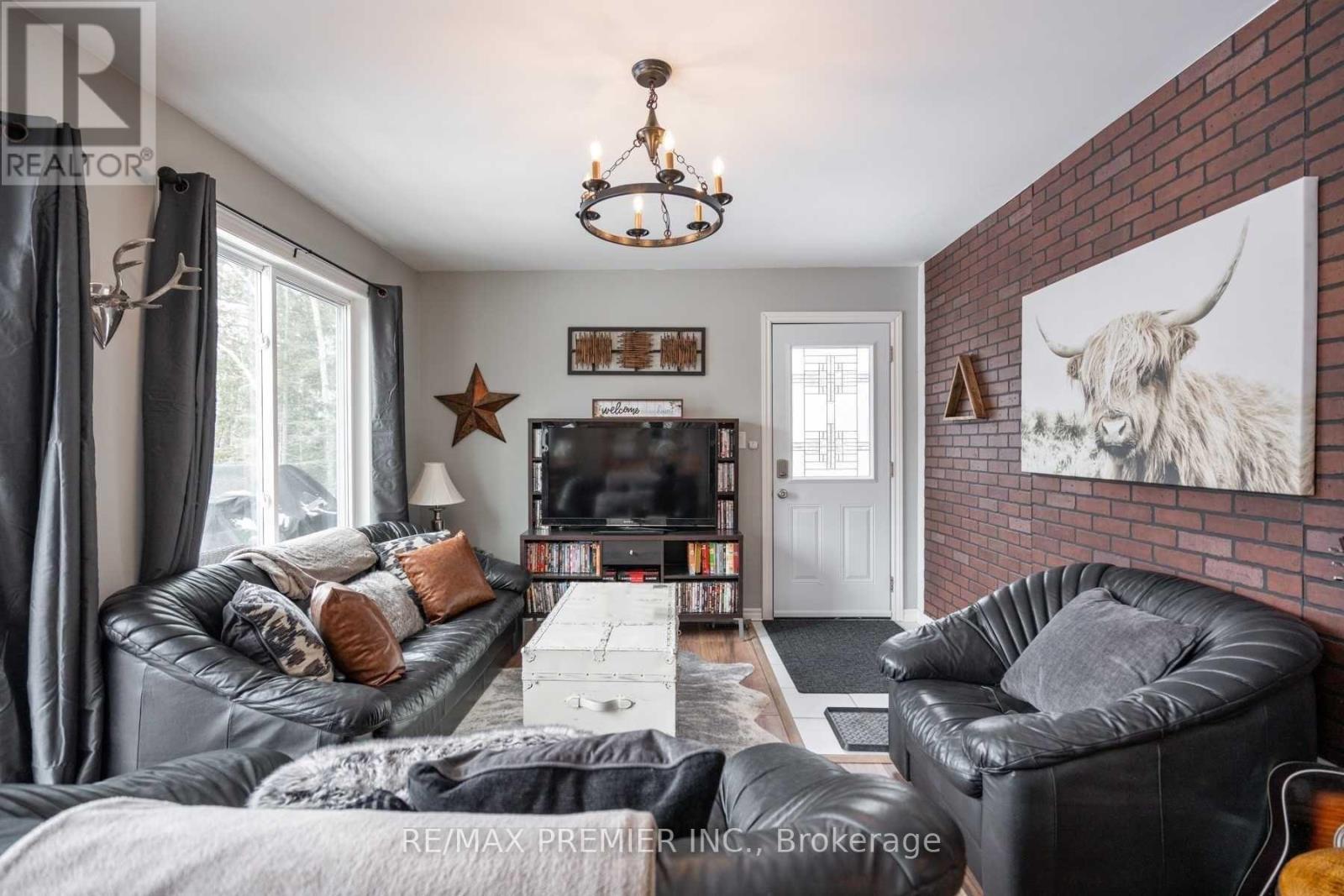 2288 Champlain Road, Tiny, Ontario  L9M 0C6 - Photo 12 - S12399733