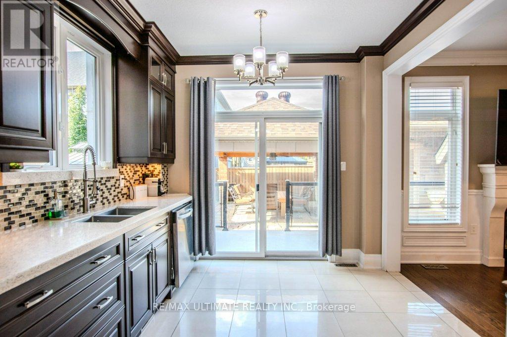 38 Catherine Drive, Barrie, Ontario  L4N 6Z3 - Photo 11 - S12399764