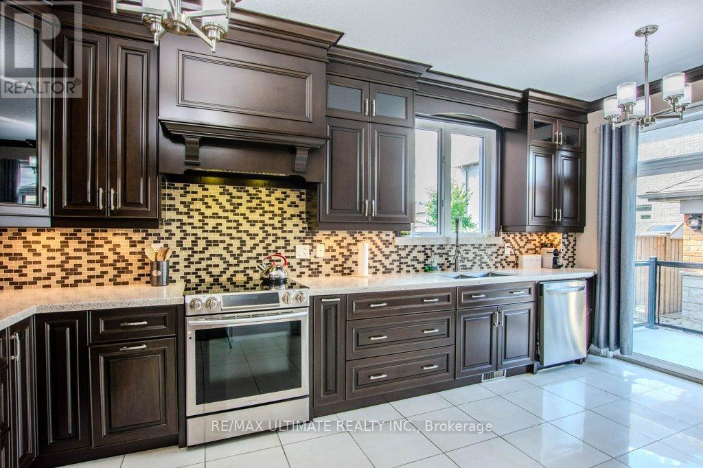38 Catherine Drive, Barrie, Ontario  L4N 6Z3 - Photo 12 - S12399764