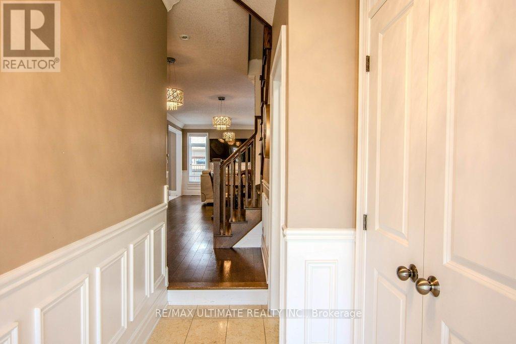 38 Catherine Drive, Barrie, Ontario  L4N 6Z3 - Photo 2 - S12399764