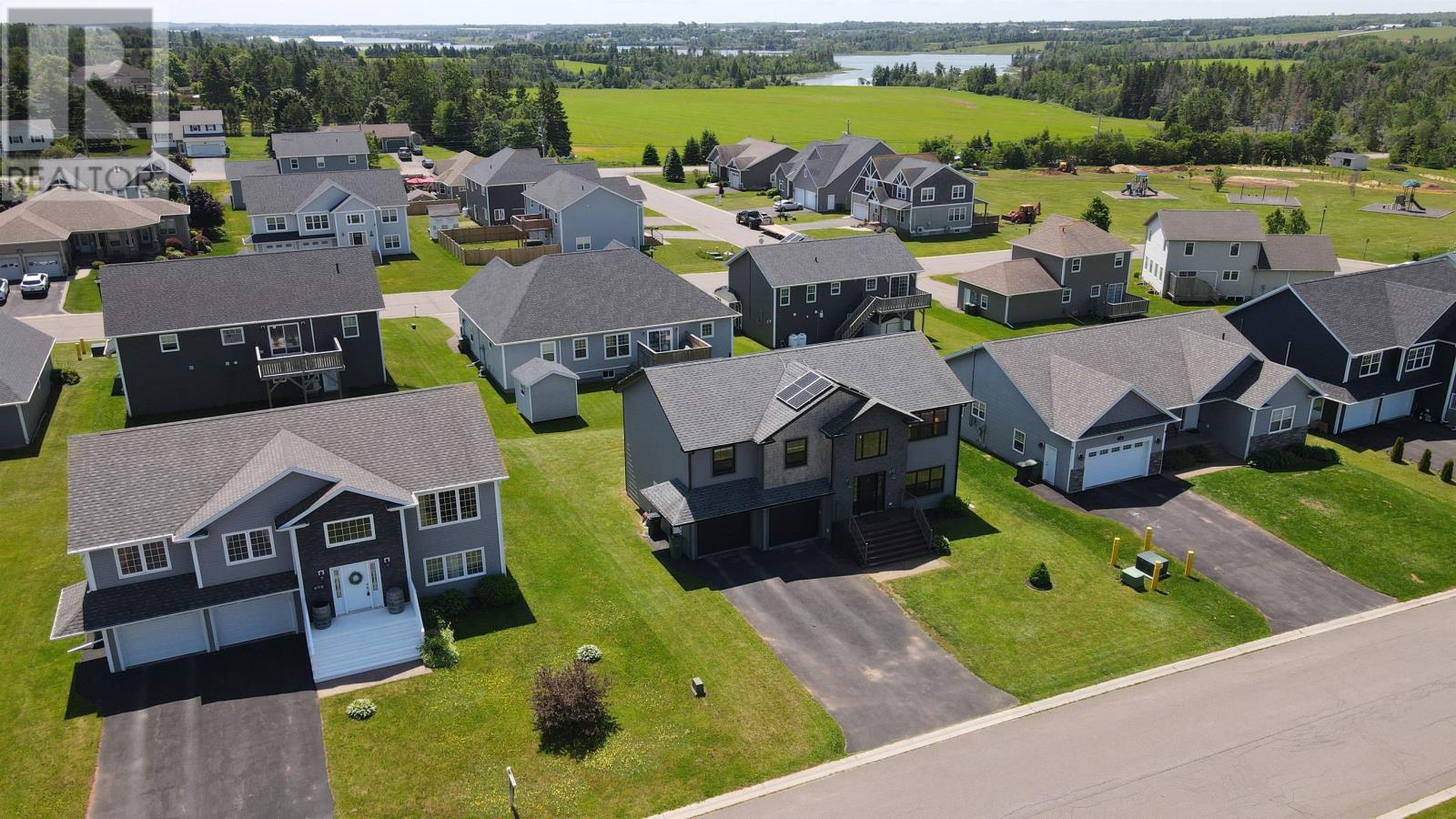 27 Chancellor Street, West Royalty, Prince Edward Island  C1E 0G1 - Photo 2 - 202523191