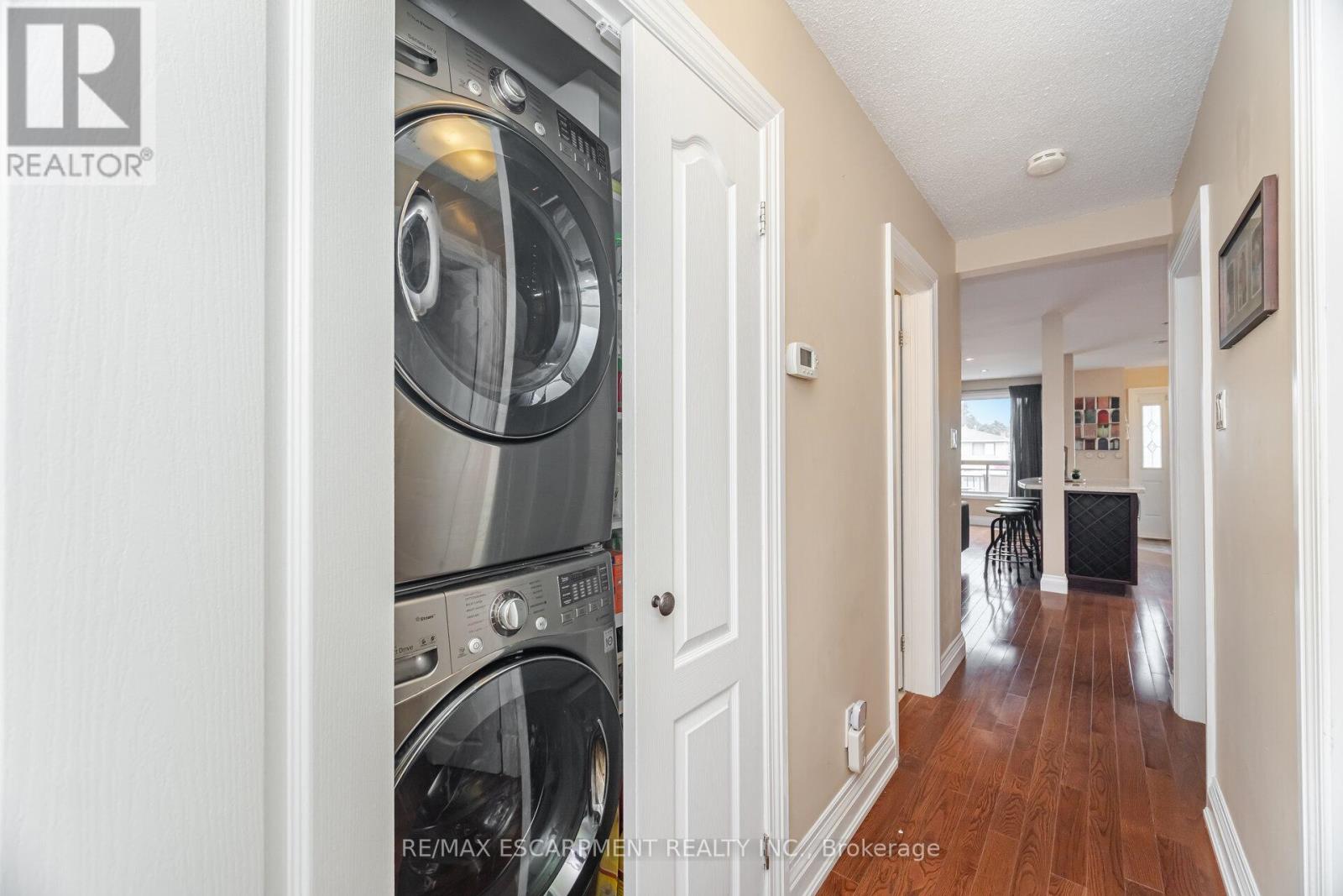 1132 Claredale Road, Mississauga, Ontario  L5G 1T6 - Photo 25 - W12399617