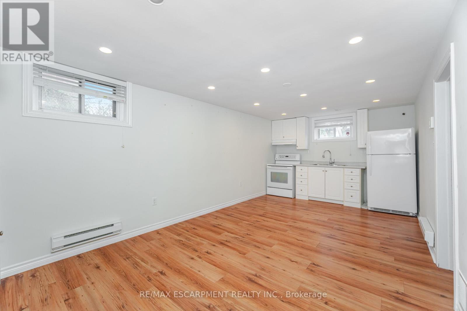 1132 Claredale Road, Mississauga, Ontario  L5G 1T6 - Photo 27 - W12399617