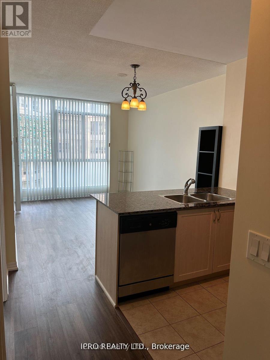 2710 - 225 Webb Drive, Mississauga (City Centre), Ontario  L5B 4P2 - Photo 11 - W12399624
