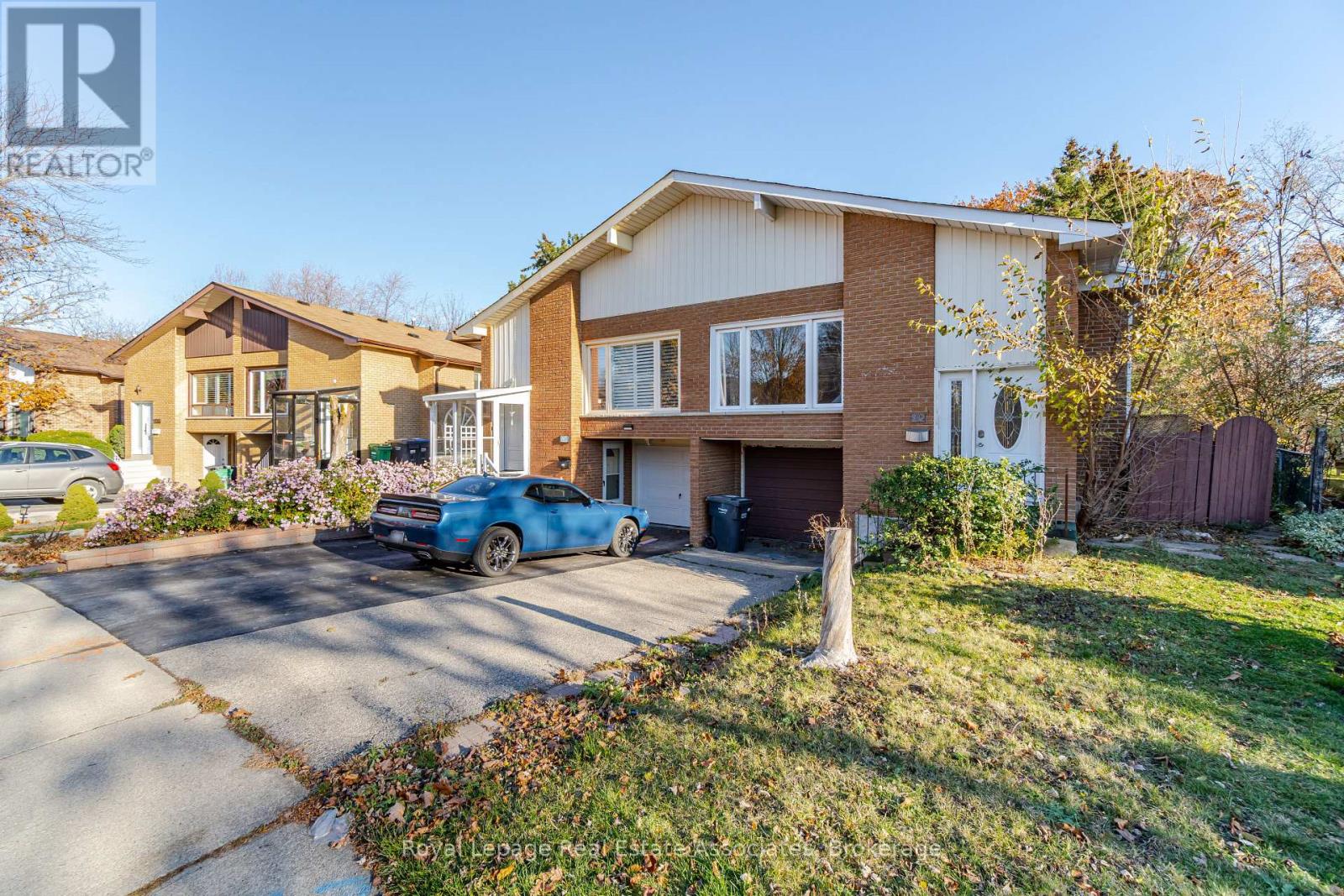3301 Tallmast Crescent, Mississauga, Ontario  L5L 1K1 - Photo 2 - W12399637