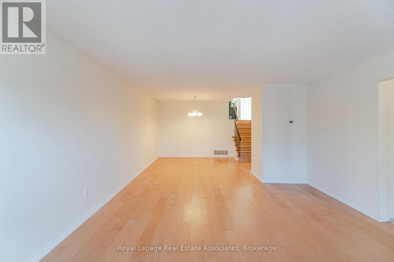 3301 Tallmast Crescent, Mississauga, Ontario  L5L 1K1 - Photo 9 - W12399637
