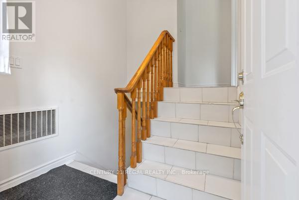 97 Westhampton Drive, Toronto, Ontario  M9R 1Y1 - Photo 16 - W12399669